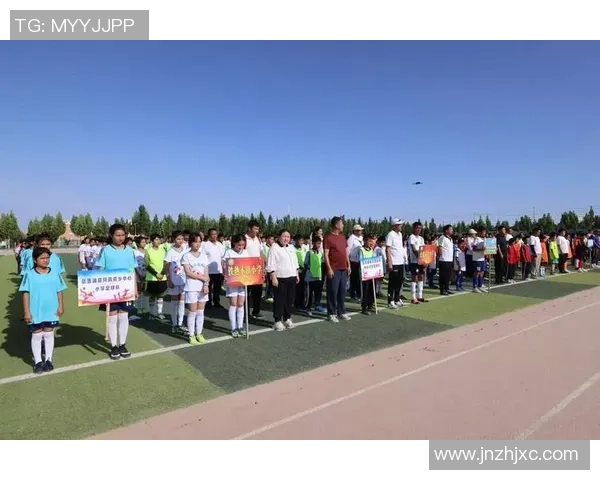 以班级足球球星为核心凝聚力量共创团结奋进青春班集体